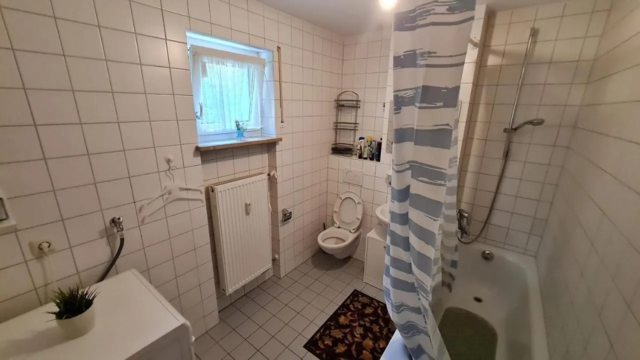 Privatunterkunft Akropolitan Schönes Zimmer in einer Wohnung mit eigenem großen Garten München Deutschland